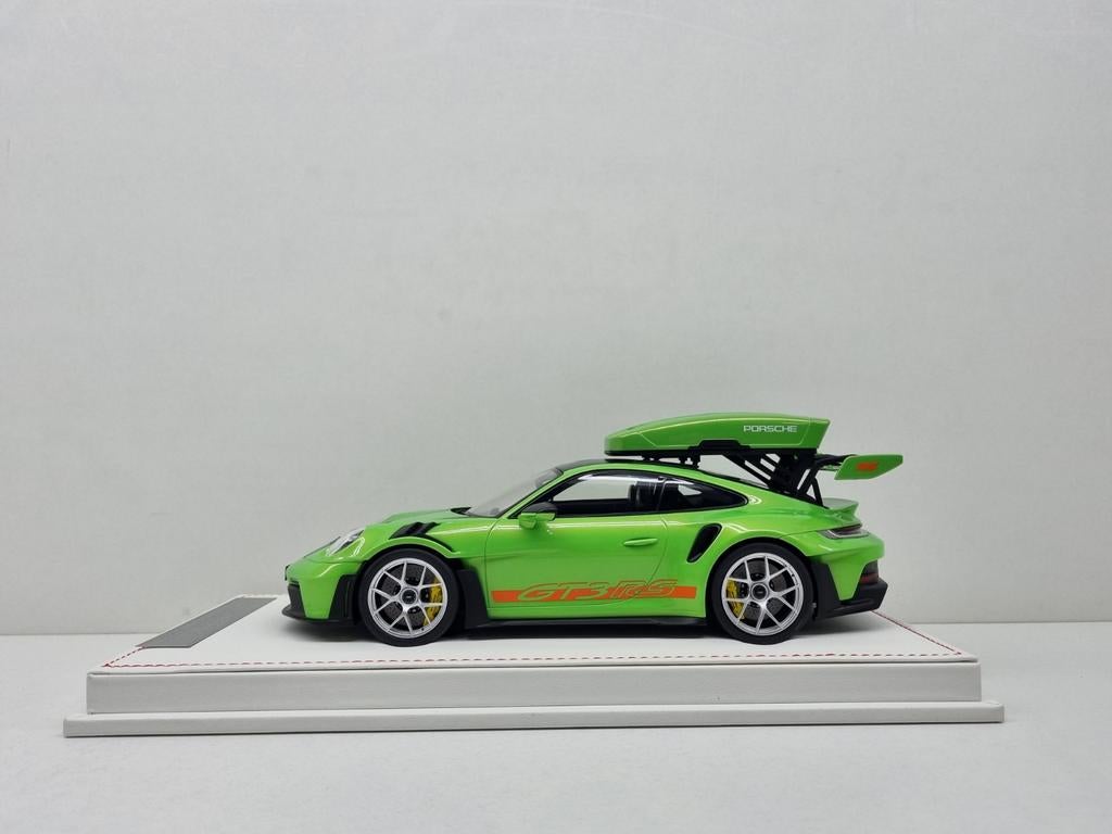 Ivy Merit
Porsche 911 (992) GT3 RS + Skibox 1/20 1:18 Nieuw, Hobby en Vrije tijd, Modelauto's | 1:18, Nieuw, Auto, Ophalen of Verzenden
