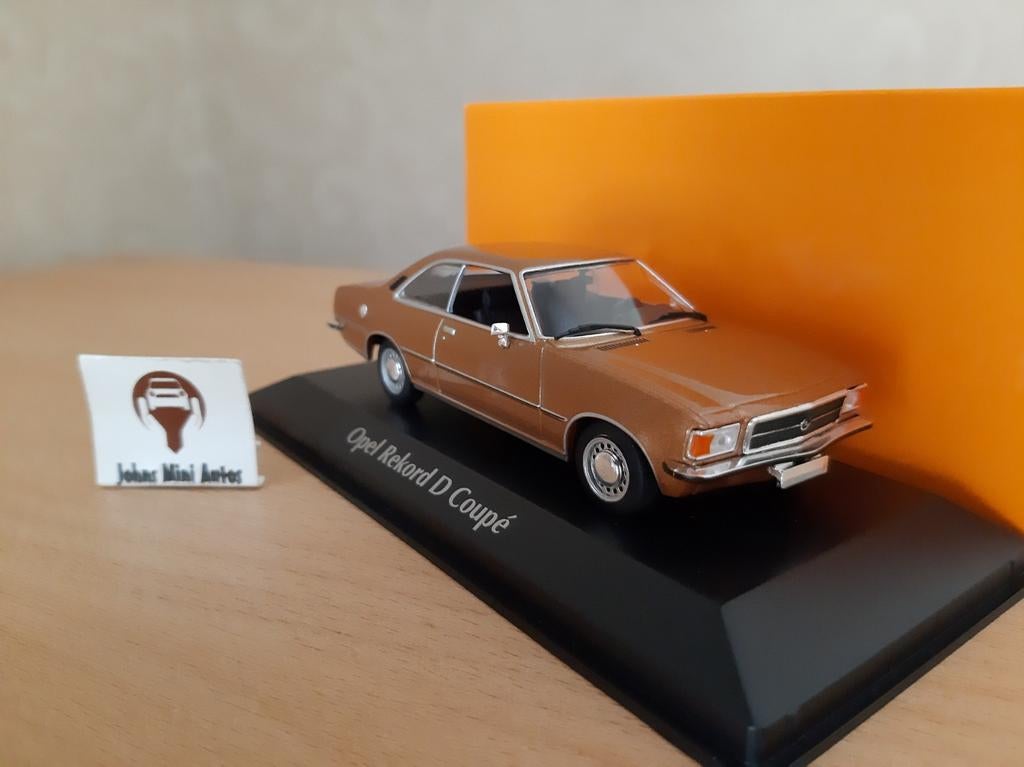 Opel Rekord D Coupe 1975 goud-metallic van Maxichamps 1:43, Hobby en Vrije tijd, Modelauto's | 1:43, Overige merken, Maxichamps.