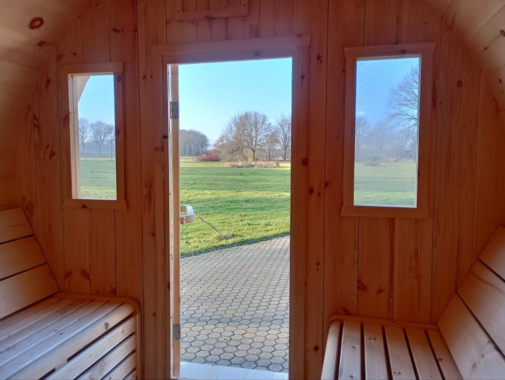 Canadese barrelsauna 240 cm lang, diameter 220 cm voor €4900, Sport en Fitness, Sauna, Ophalen, Fins of Traditioneel, Wellnessandgarden
