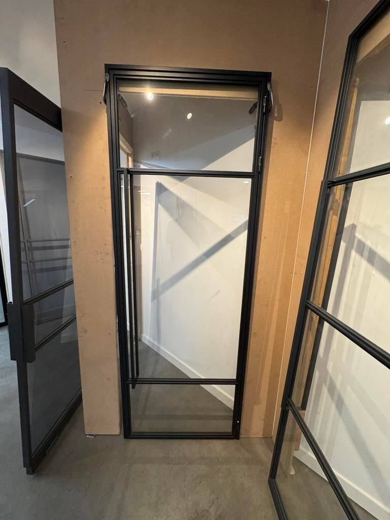 Stalen kozijndeur RAL 9004 – rechtsdraaiend – showroommodel, Ophalen, 215 cm of meer, Binnendeur, Nieuw