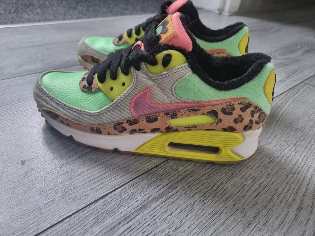 Nike Air Max 90 LX Illusion Green - Maat 36.5, Nike, Ophalen of Verzenden, Sneakers of Gympen, Gedragen