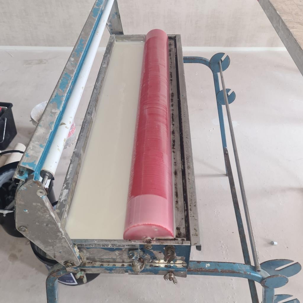 Behangmachine en tafel voor tot 75 cm breed, Diensten en Vakmensen, Schilders en Behangers