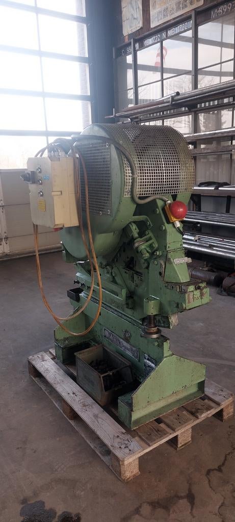 Mubea pons knip uithoek machine, Doe-het-zelf en Verbouw, Gereedschap | Overige machines, Ophalen