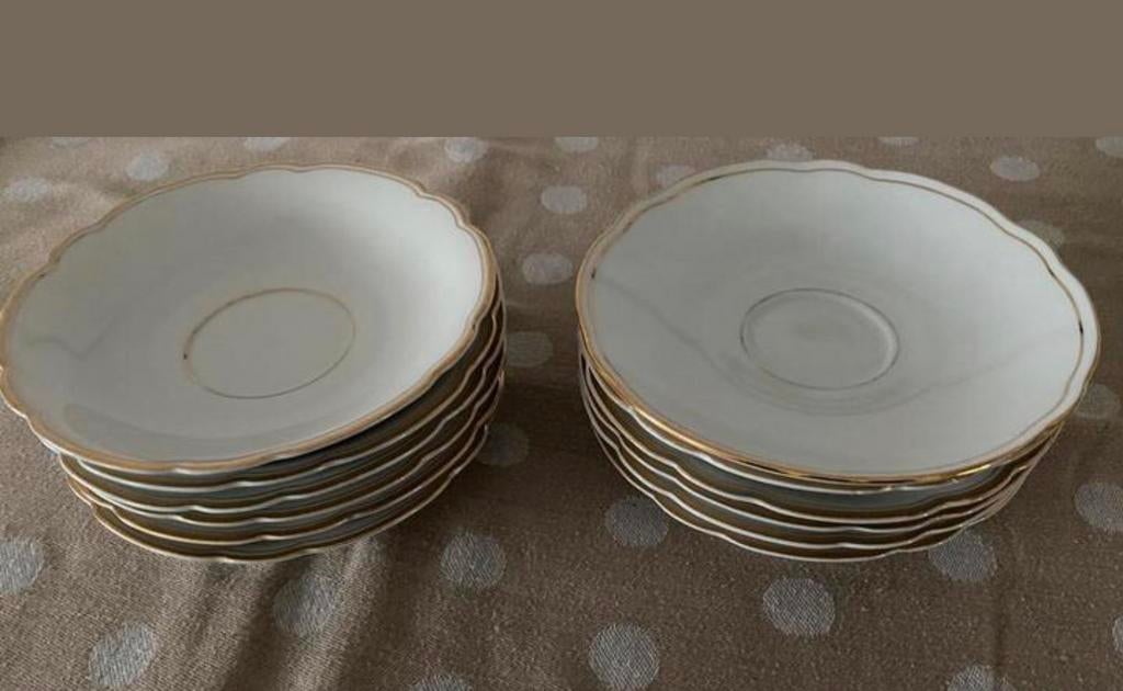 Schoteltjes wit met gouden rand, Ophalen of Verzenden