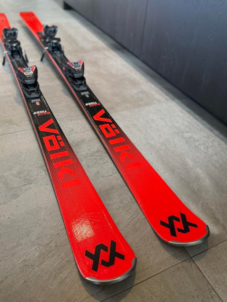 Volkl Racetiger RC 172cm ski's z.g.a.n. + GripWalk bindingen, 160 tot 180 cm, Zo goed als nieuw, Carve, Skiën