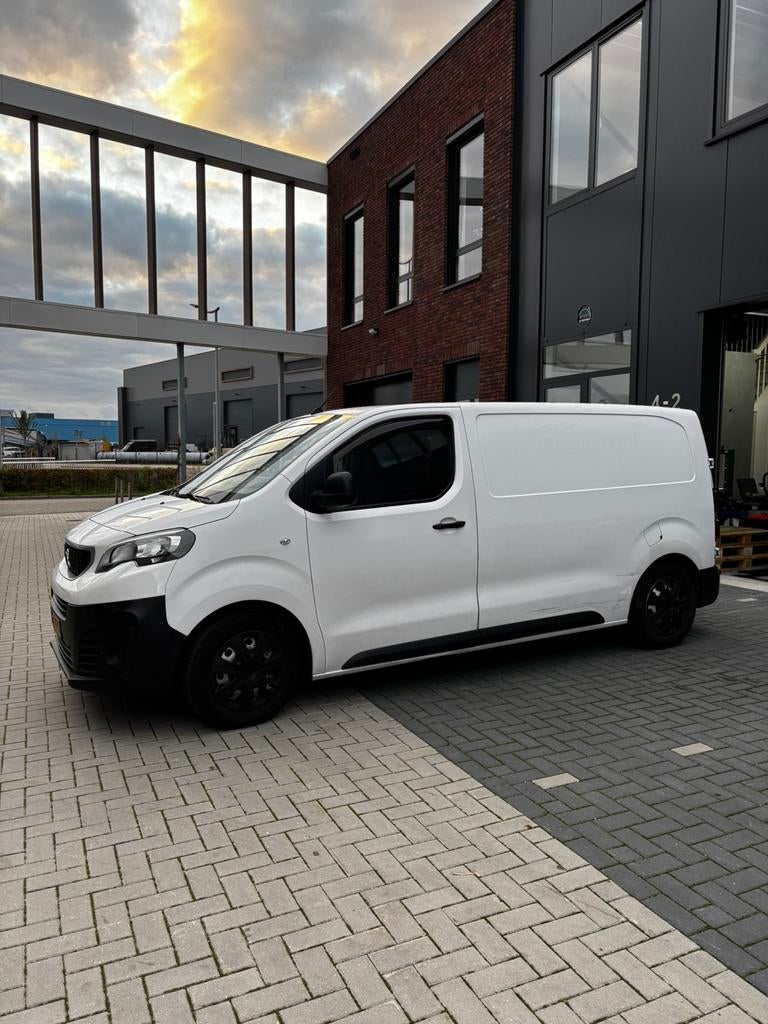 Peugeot Expert 1.6 HDI 70KW 2017 127.000km, Voorwielaandrijving, Stof, Zwart, Wit