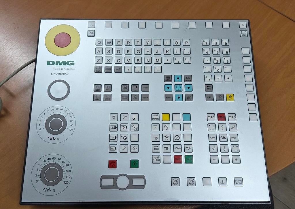 DMG SINUMERIK F Bedieningspaneel, Doe-het-zelf en Verbouw, Gereedschap | Freesmachines, Ophalen of Verzenden