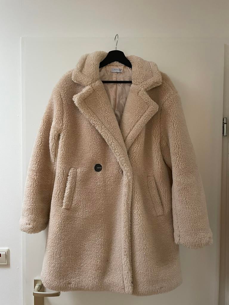 Winterjas Loavies, Ophalen of Verzenden, Zo goed als nieuw, Maat 38/40 (M), Beige