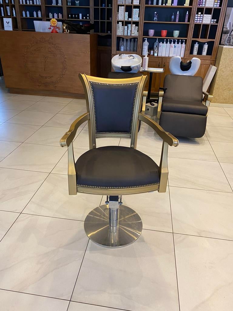 2 Luxe kapperstoelen met voetsteun