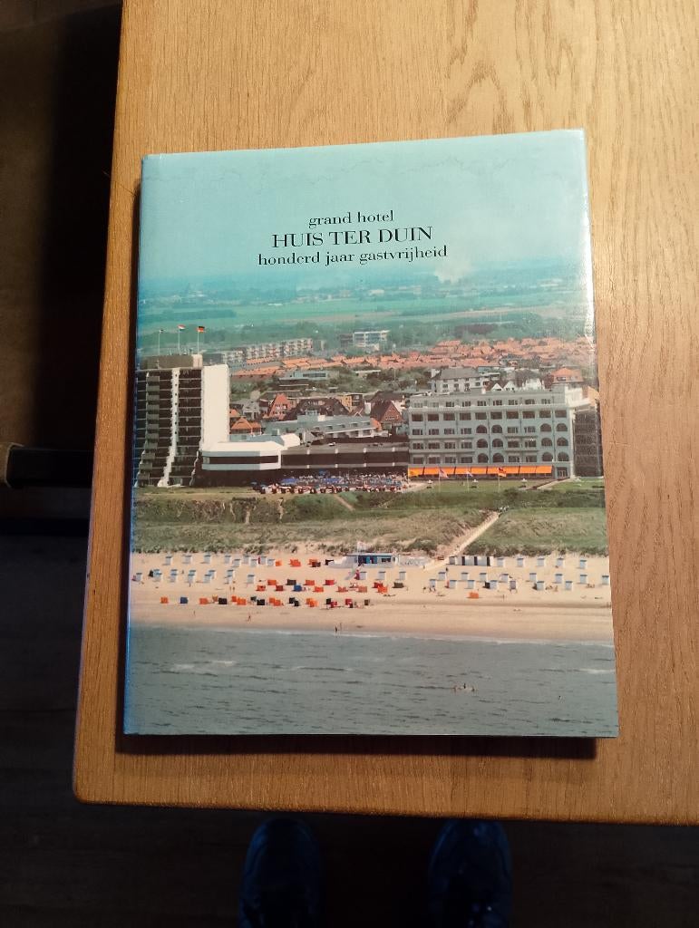 Grand Hotel Huis ter Duin. Honderd jaar gastvrijheid, Boeken, Ophalen of Verzenden, 20e eeuw of later, Gelezen