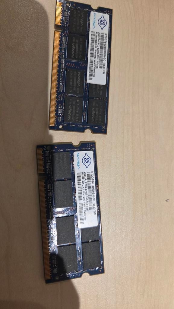 2x 2GB PC2-5300S Laptop Geheugen, Computers en Software, RAM geheugen, Gebruikt, Ophalen of Verzenden, DDR2, 2 GB