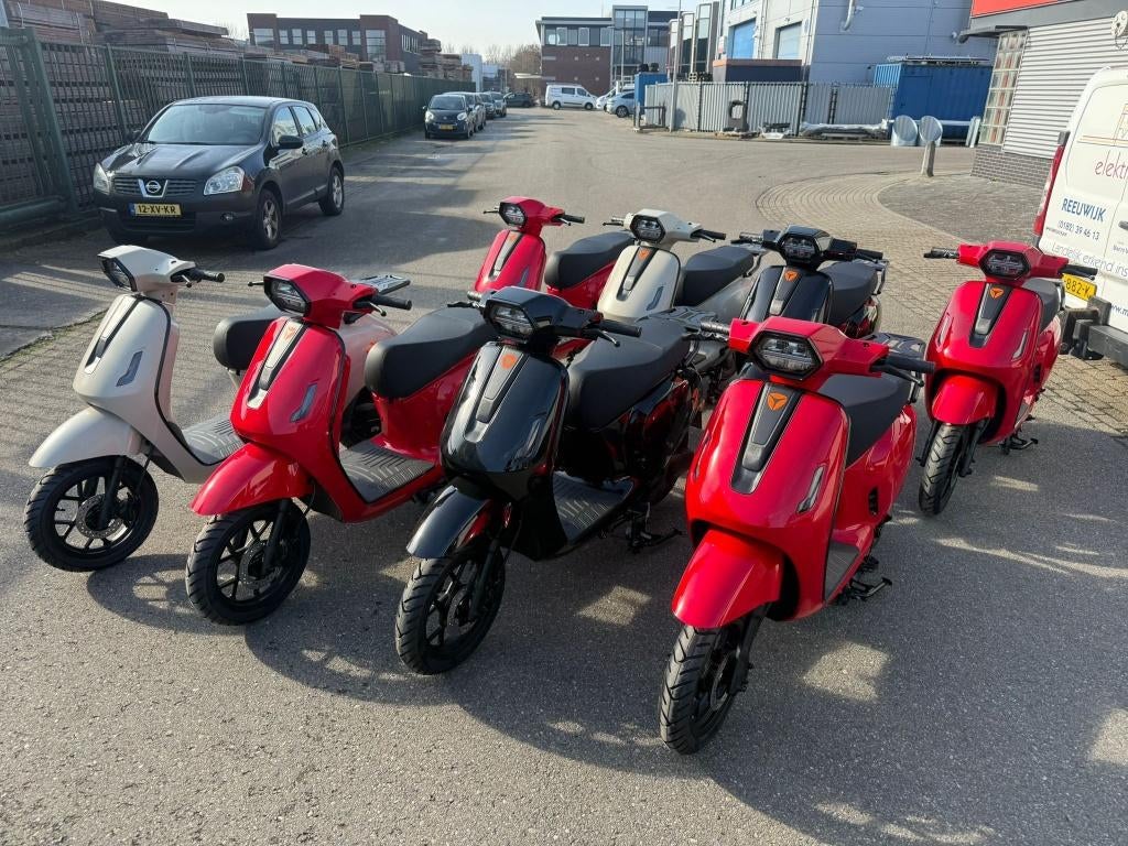 Yadea Owin Nu Op Voorraad & Proefrit Mogelijk, Fietsen en Brommers, Scooters | Overige merken, Nieuw, Maximaal 45 km/u, Elektrisch