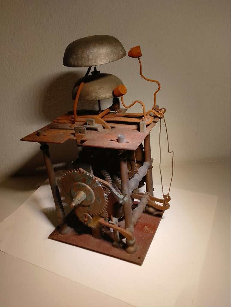 Bijzonder Tasma uurwerk, Antiek en Kunst, Antiek | Klokken, Ophalen of Verzenden