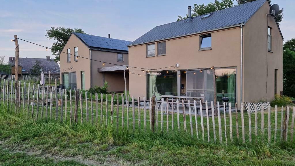 LASTMINUTE vakantiehuis met privésauna/hottub (9/18p.), 4 of meer slaapkamers, In bergen of heuvels, 9 personen, Eigenaar