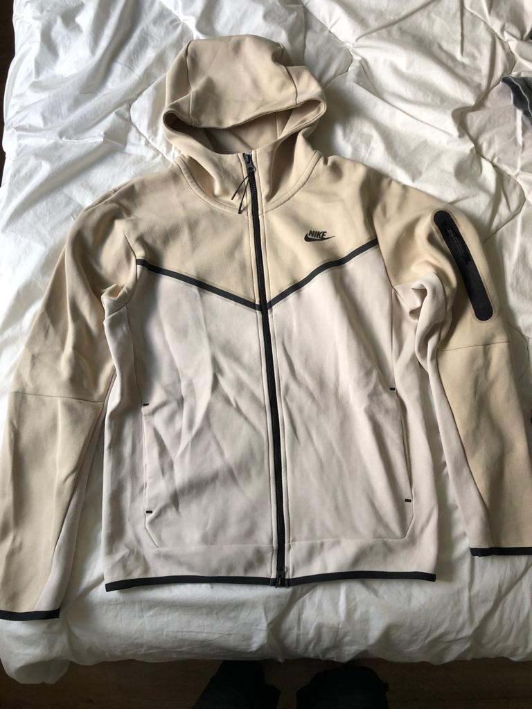 Nike tech training pak beige S trainingspak vest broek, Kleding | Heren, Sportkleding, Zo goed als nieuw, Algemeen, Maat 46 (S) of kleiner