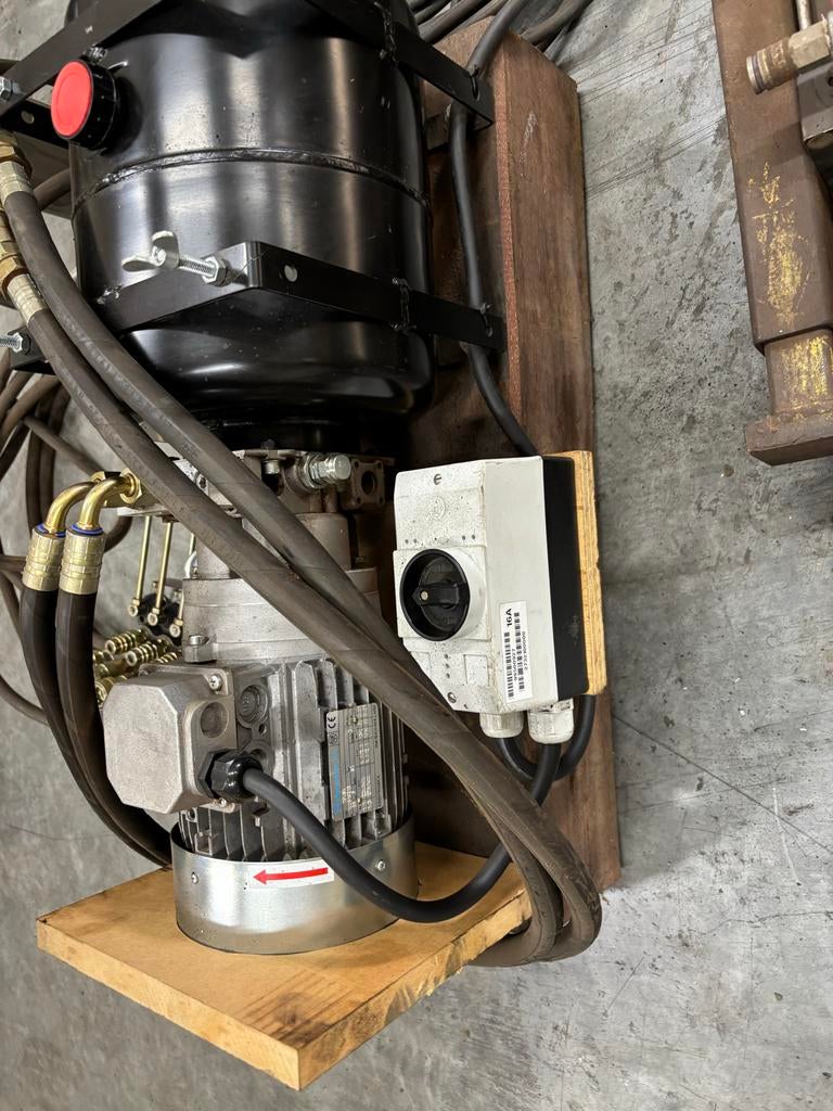 Hydroliekpomp, cilinders en bediening, Doe-het-zelf en Verbouw, Ophalen of Verzenden