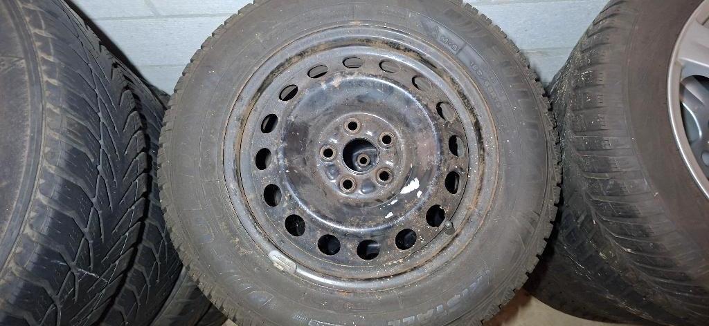 Toyota en Vw Stalen velgen met winterbanden, Ophalen, Gebruikt, 16 inch, Banden en Velgen