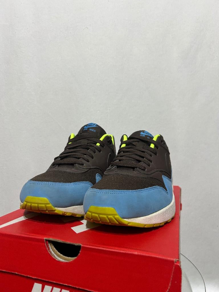 BIJNA NIEUW! Maat 45 - Nike Air Max 1 Essential Brown Volt, Kleding | Heren, Schoenen, Overige kleuren, Verzenden, Nike, Nike