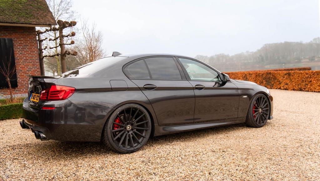 BMW 550i 2013 Grijs - V8 - carbon, 4395 cc, 1915 kg, Particulier, 408 pk