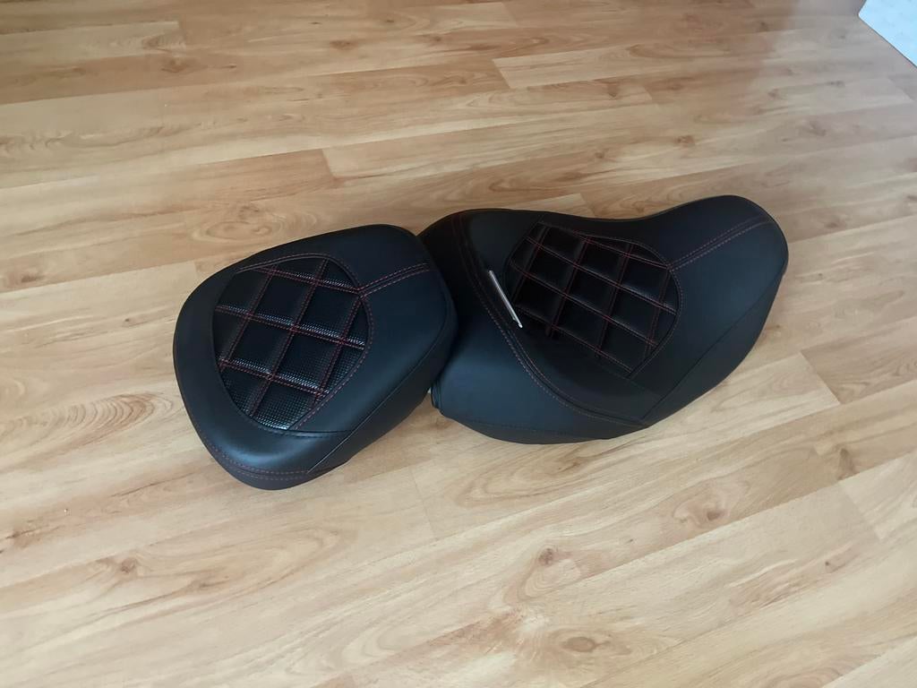 Zadel touring modellen Harley Davidson 2 delig, Motoren, Onderdelen | Harley-Davidson, Ophalen of Verzenden, Nieuw