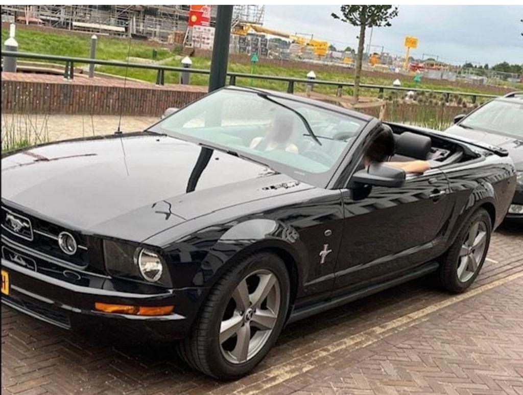 FORD MUSTANG CABRIO V6 PREMIUM 2007 Zwart Niuew APK, Auto's, 4009 cc, Metallic lak, 1588 kg, Zwart