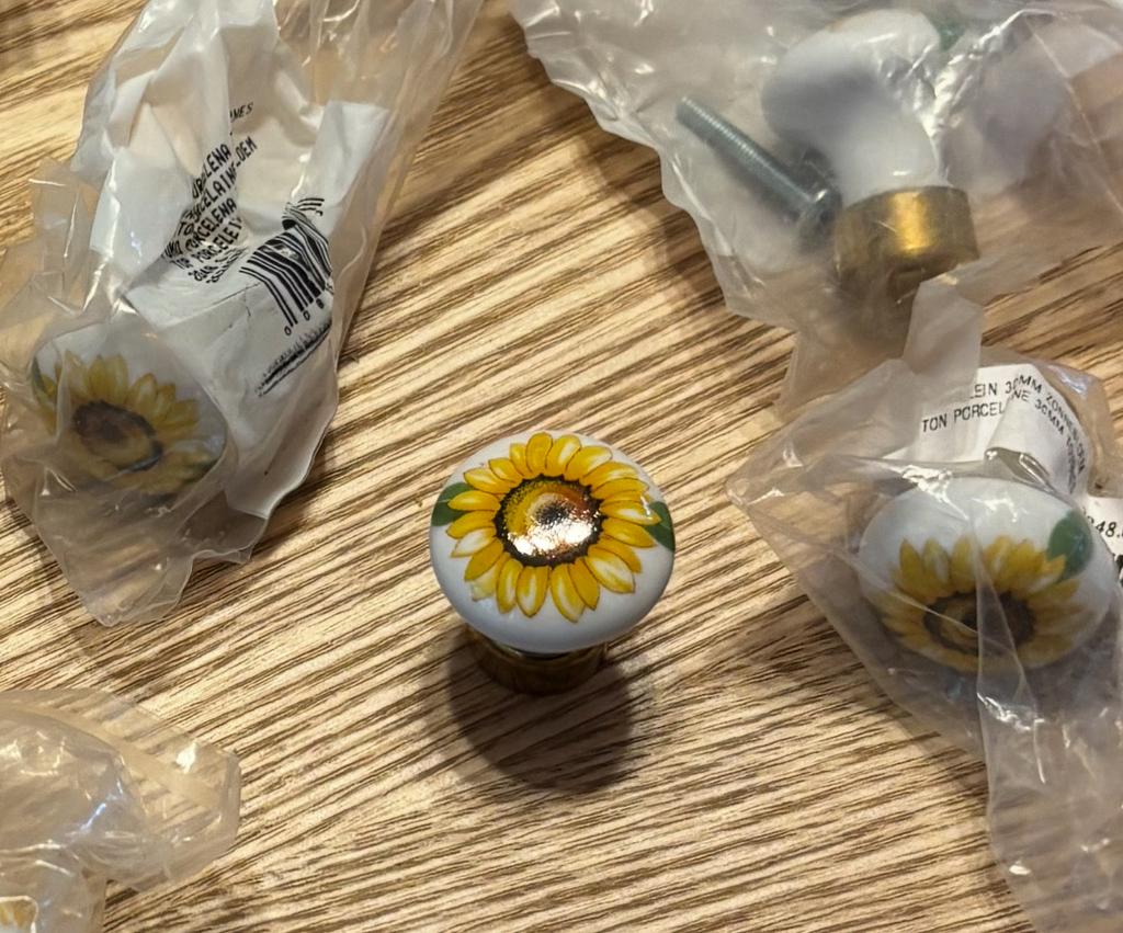 Porseleinen meubelknoppen zonnebloem koe kersen nieuw, Ophalen of Verzenden, Nieuw, Koper of Messing