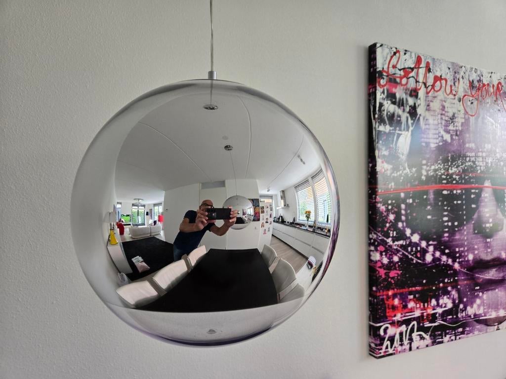 Z.g.a.n: 2 stuks Tom Dixon Mirror Ball diameter 40 cm., Ophalen of Verzenden, Zo goed als nieuw, Metaal
