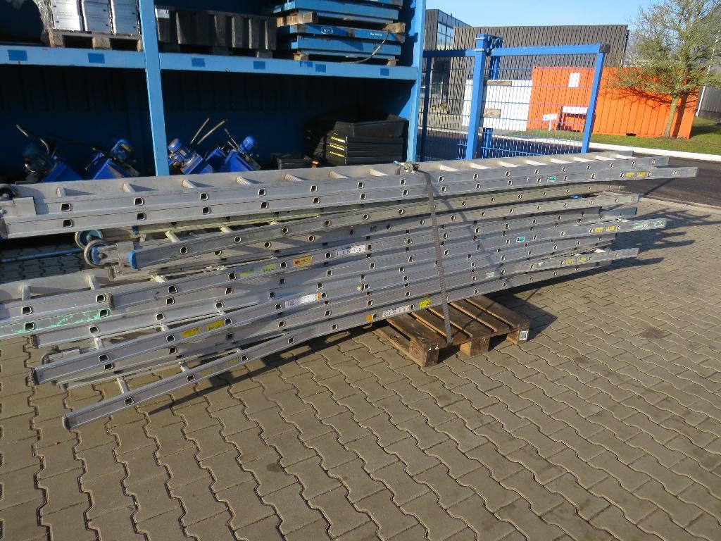 ladder ladders tweedelig 2x14 en 2x16 treeds, Doe-het-zelf en Verbouw, Ladders en Trappen, Ophalen, Gebruikt, Zandhaarweg, Ladder