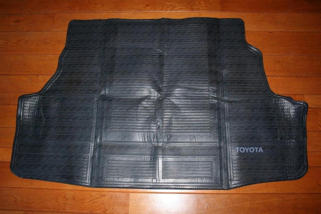 Toyota Corolla E10 sedan optionele kofferbakmat JDM, Ophalen