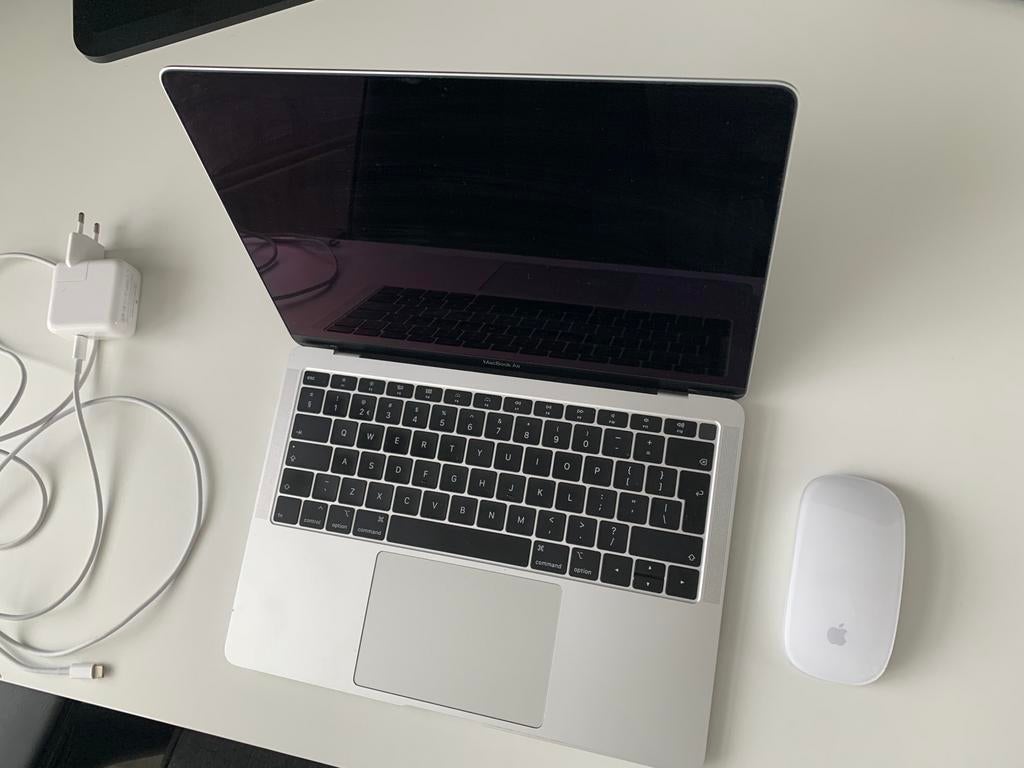 Nette apple macbook te koop, Computers en Software, Apple Macbooks, 2 tot 3 Ghz, 13 inch, Ophalen of Verzenden, Zo goed als nieuw