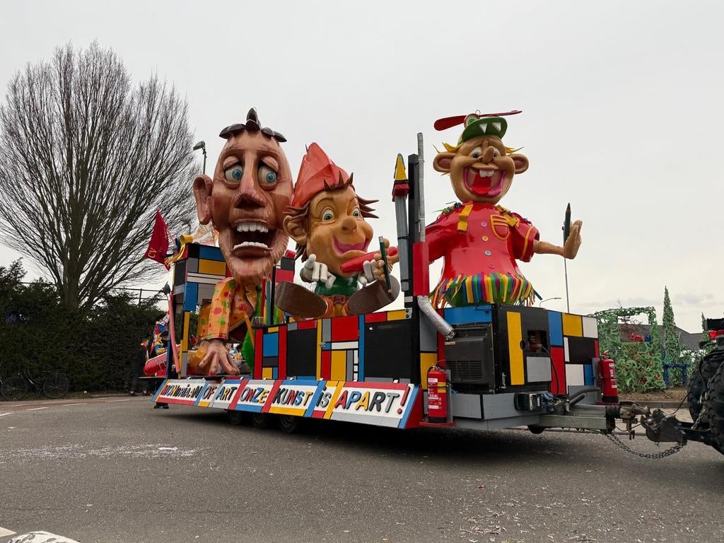 Carnavalswagen poppen 3 stuks kop met lichaam, Tickets en Kaartjes, Recreatie | Pretparken en Attractieparken, Drie personen of meer