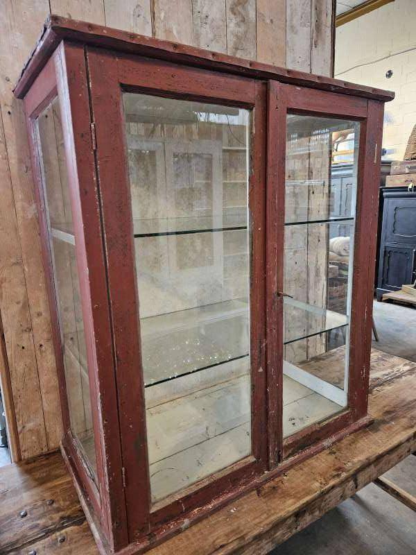 oude vitrinekast ``WOONWINKEL RUSTIEK``, Antiek en Kunst, Ophalen