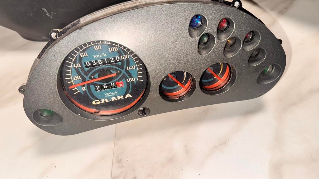 Gilera runner 125 / 180 km teller, Ophalen, Zo goed als nieuw, Massagetafel