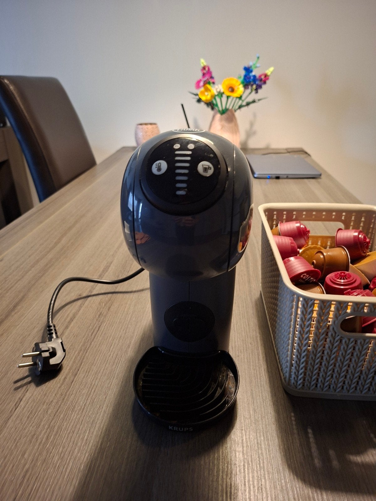 Nescafé Dolce Gusto Genio S Basic Koffiezetapparaat, Witgoed en Apparatuur, Koffiezetapparaten, Koffiepads en cups, Koffiemachine