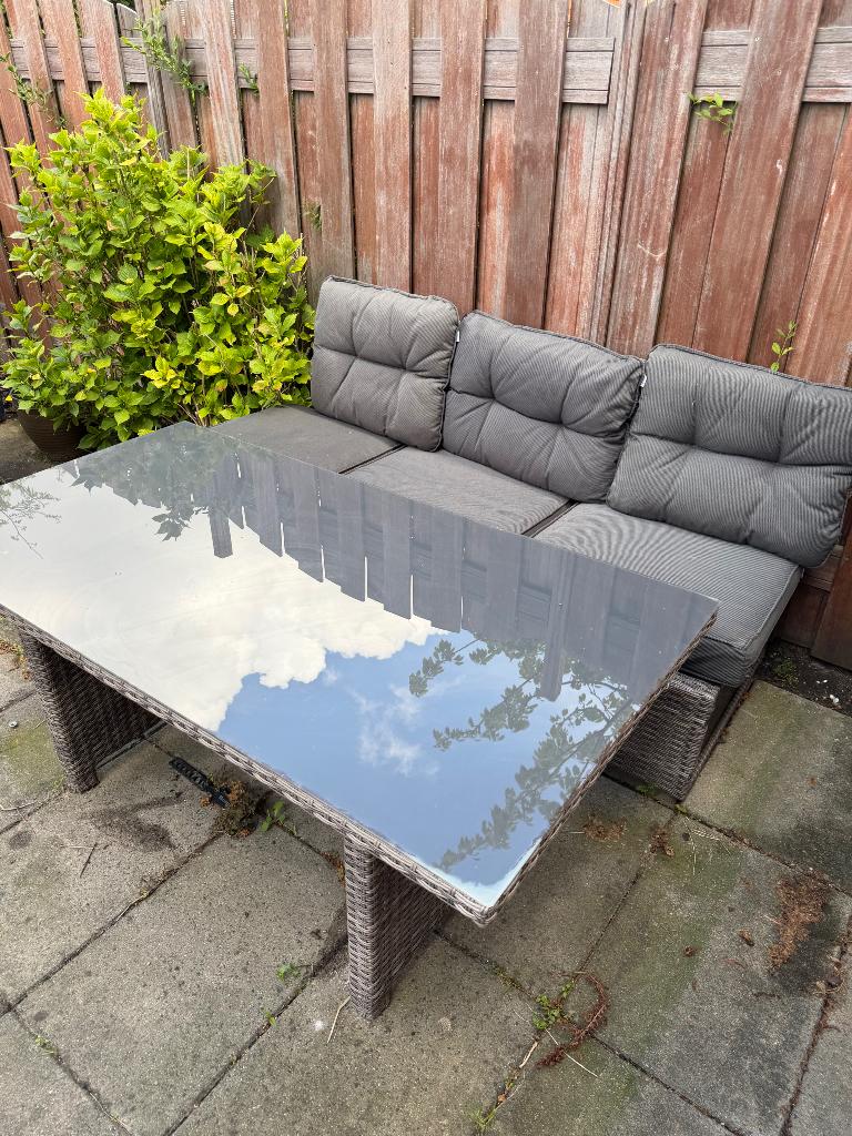 Gratis afhalen, Tuin en Terras, Tuinsets en Loungesets, Gebruikt, Loungeset, Wicker, 3 zitplaatsen, Bank, Eettafel, Ophalen