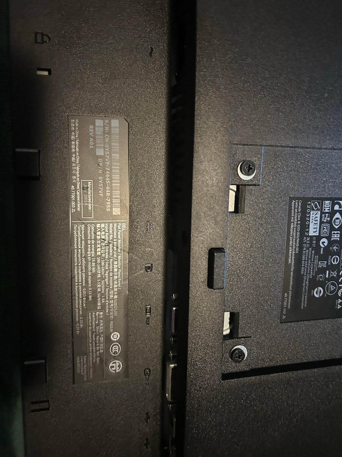 2x Dell P2213t 22” monitor met DisplayPort, Ophalen, Gebruikt, Full HD, Onbekend