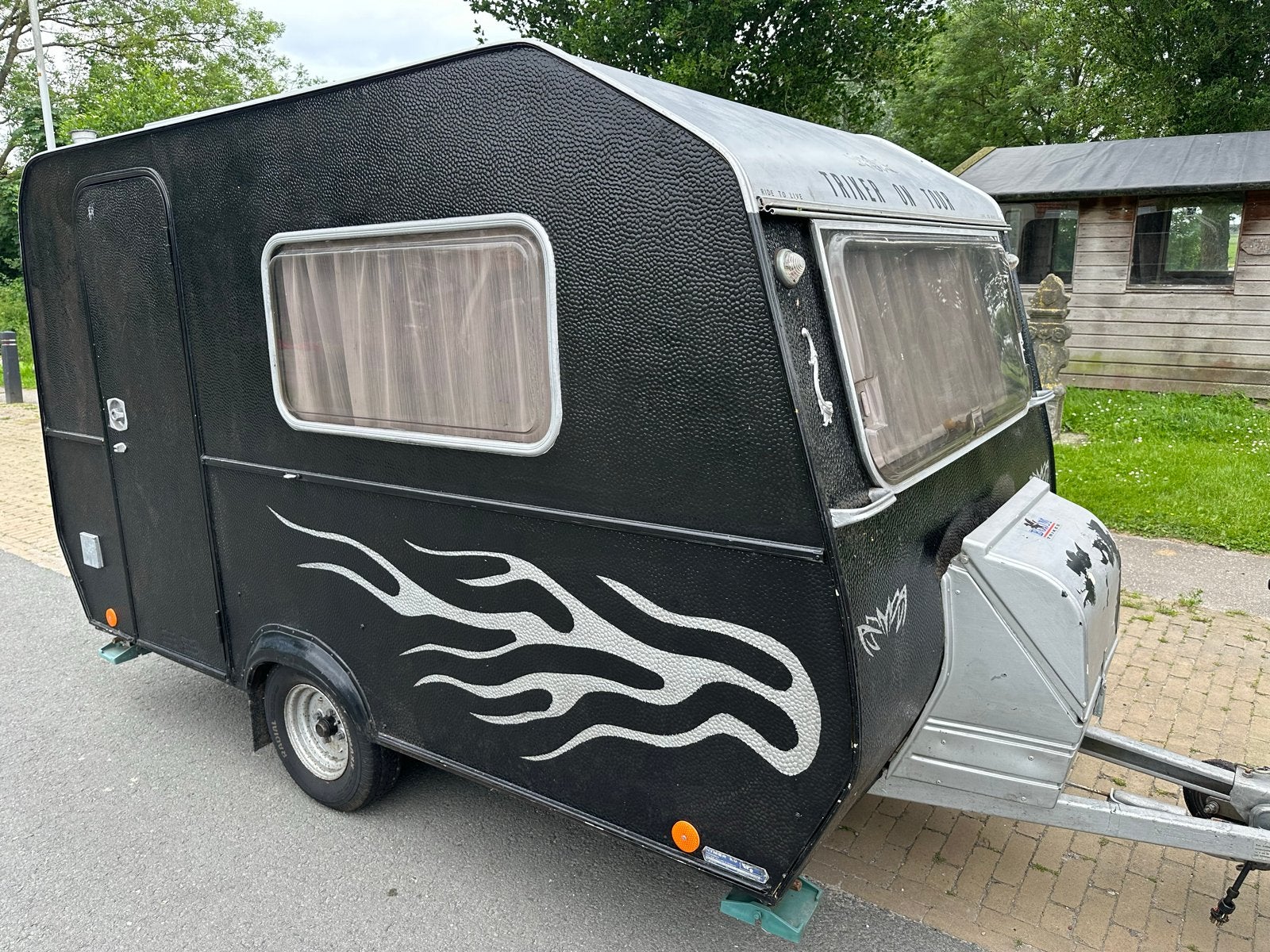 Eribette B caravan: Ideaal voor trike of kleine auto, Standaardzit, Bedrijf, Tot 500 kg, Eriba