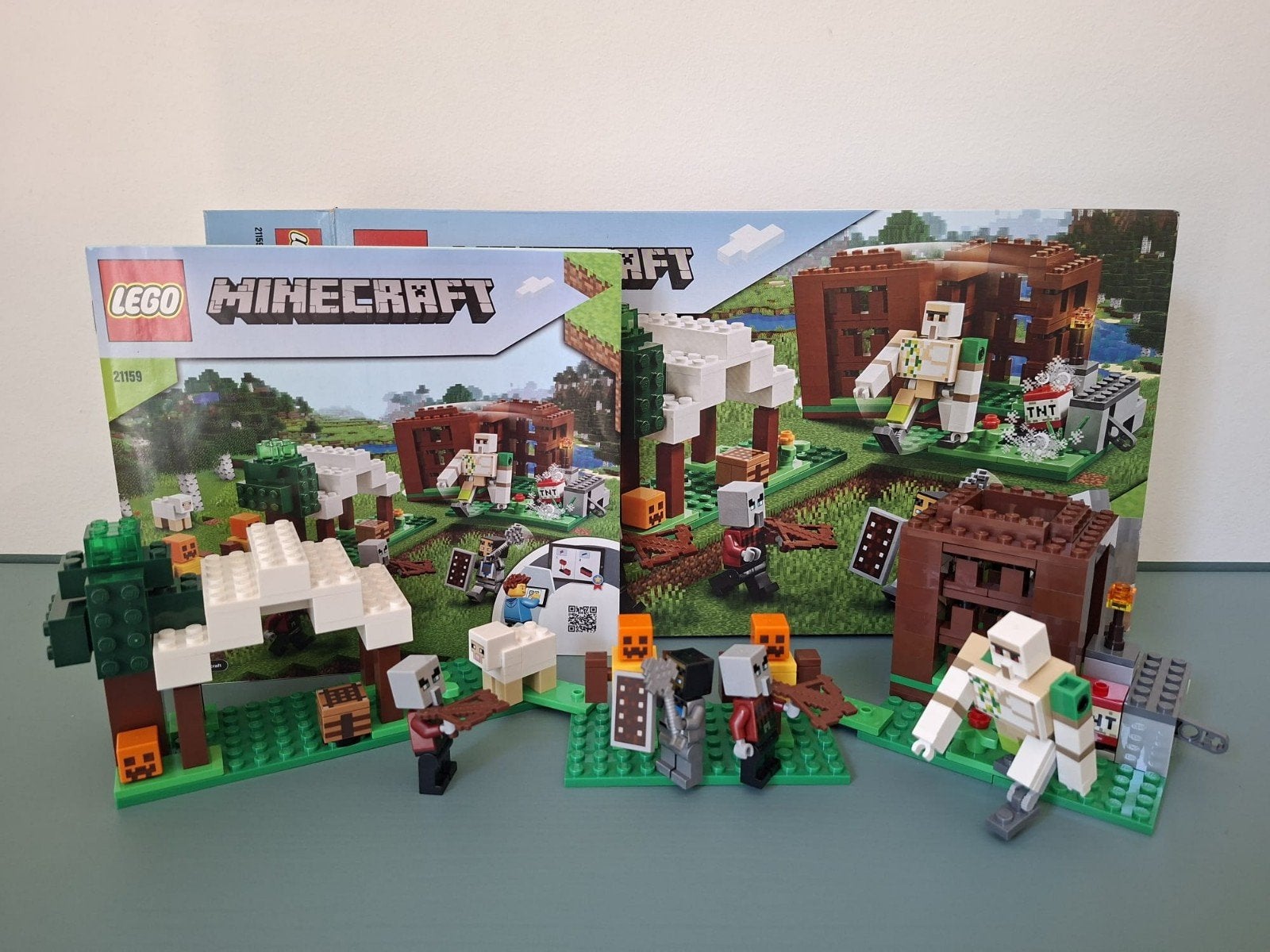 LEGO Minecraft 21159 De Plunderaars Buitenpost, Ophalen of Verzenden, Zo goed als nieuw