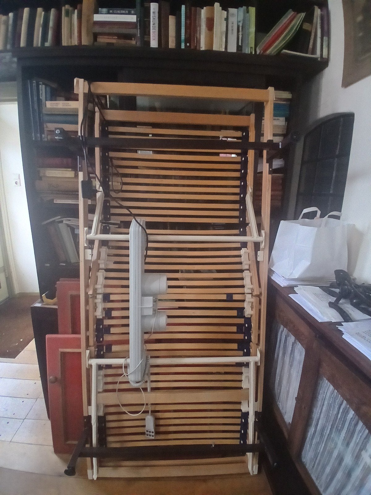 Elektrisch verstelbaar bed met afstandsbediening - Z.G.A.N., Ophalen, Verstelbaar, Zo goed als nieuw, Overige maten