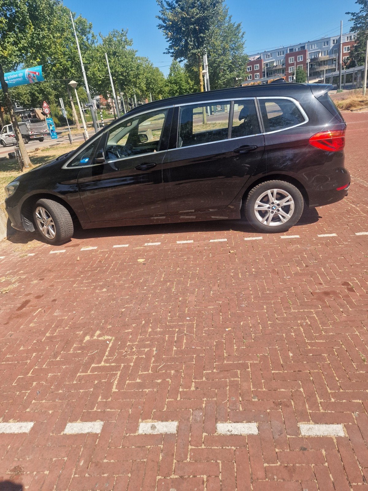BMW 2-Serie Gran Tourer 1.5 218I AUT 2015 Zwart, Auto's, BMW, Zwart, 2-Serie Gran Tourer, 7 stoelen, Zwart