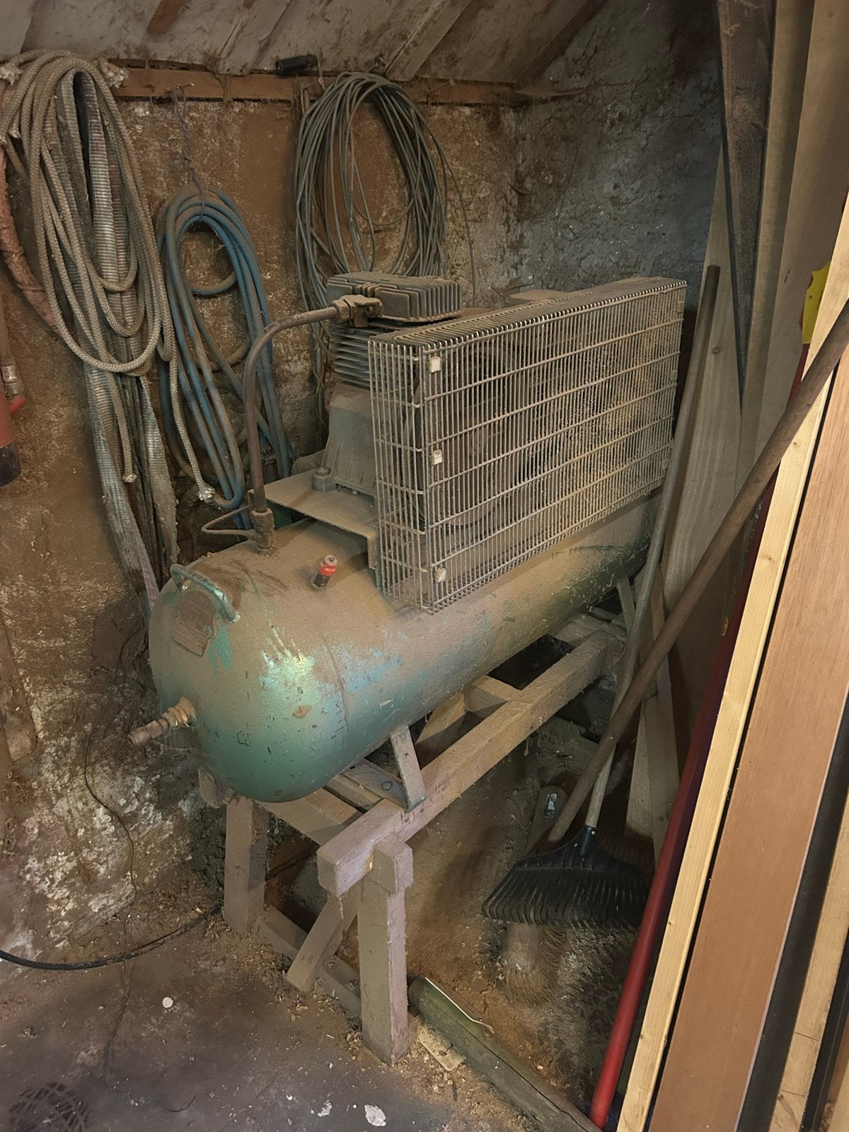 Gianesi Compressor - Robuust en Krachtig, Ophalen, Gebruikt, 400 tot 800 liter/min, 10 bar of meer