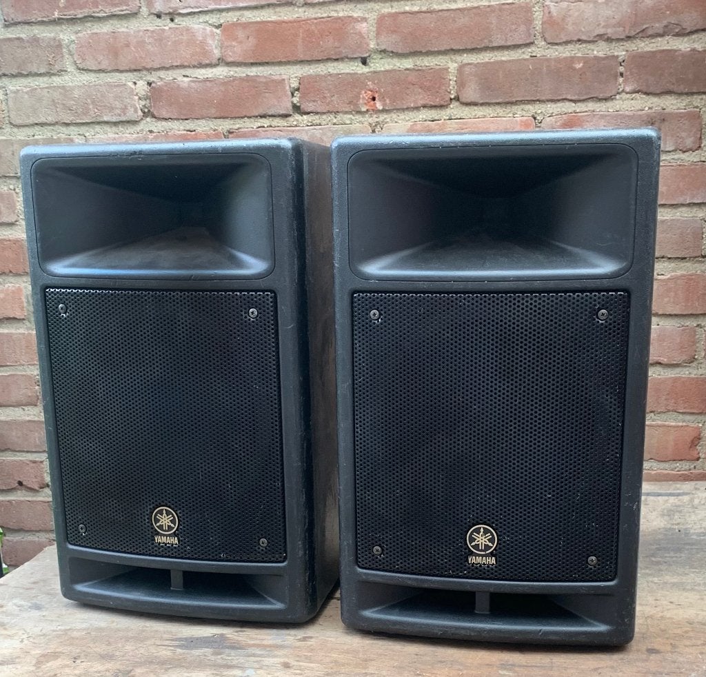 Gebruikte Yamaha PA Stagepass 300 met standaards, Muziek en Instrumenten, Ophalen, Gebruikt, Minder dan 500 watt, P.A.