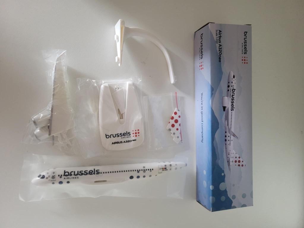 Brussels Airlines Airbus A320neo schaal 1/200 ONGEOPEND, Ophalen of Verzenden, Nieuw, Schaalmodel
