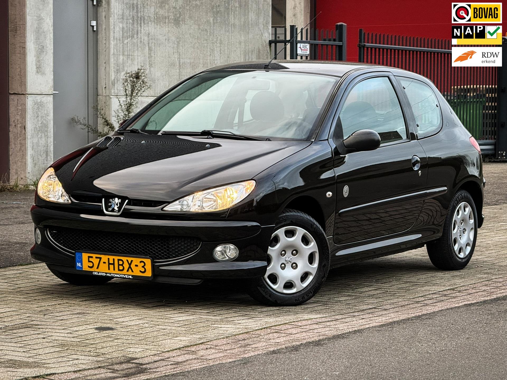 Peugeot 206 1.4i Generation | Airco | Cruise Control | Trekh, Auto's, Peugeot, Metallic lak, Stof, 4 cilinders, Zwart