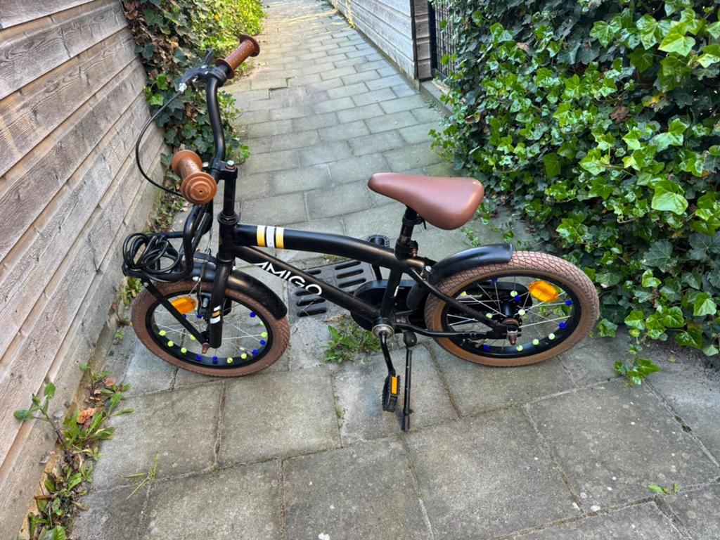 Amigo Kinderfiets Zwart - Zo goed als nieuw, Ophalen, Zo goed als nieuw, Velgrem, 16 tot 20 inch