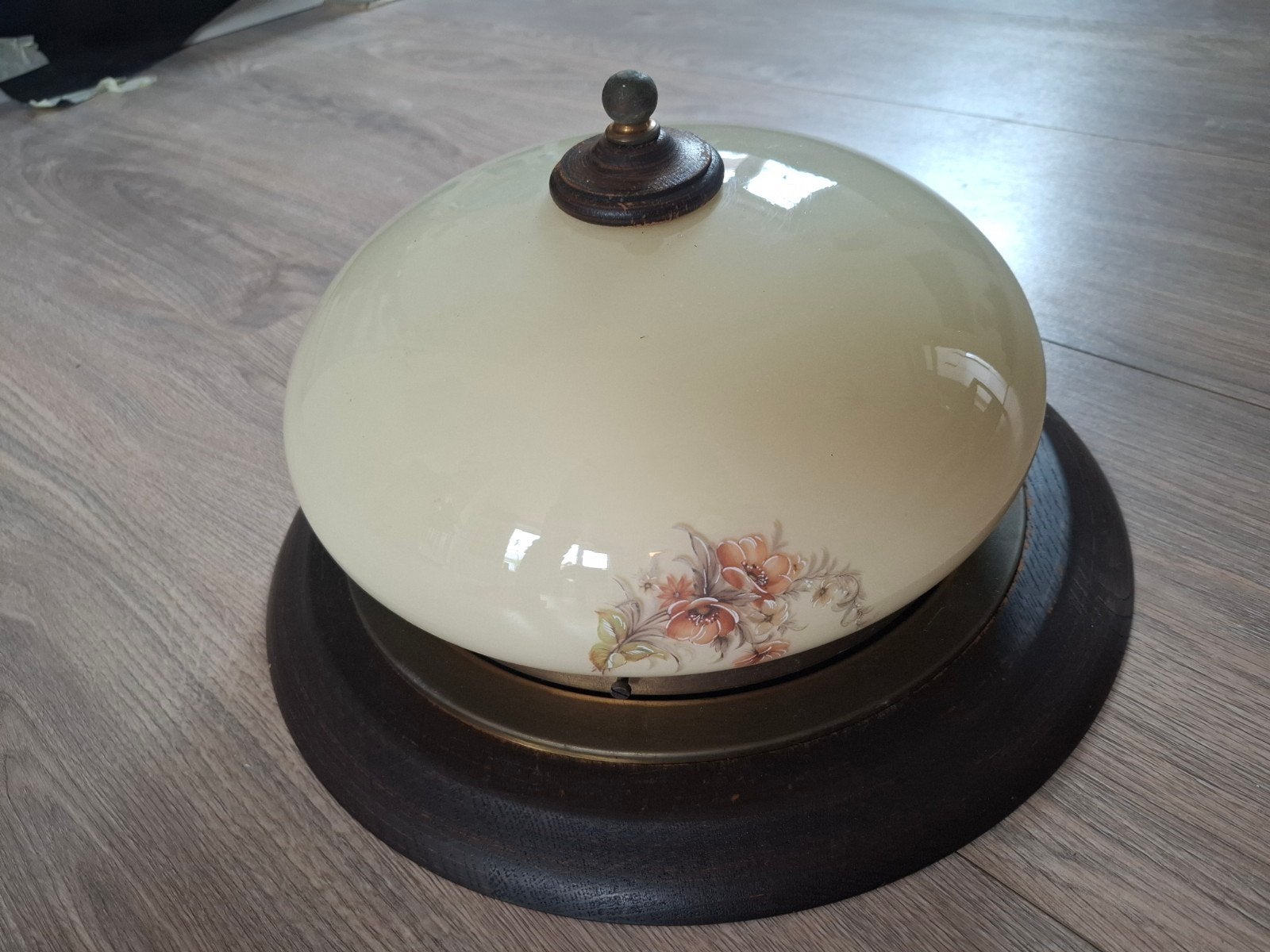 Vintage Plafondlamp met Bloemmotief - Crème en Hout, Huis en Inrichting, Lampen | Plafondlampen, Ophalen, Gebruikt, Glas, Vintage, Klassiek, Landelijk
