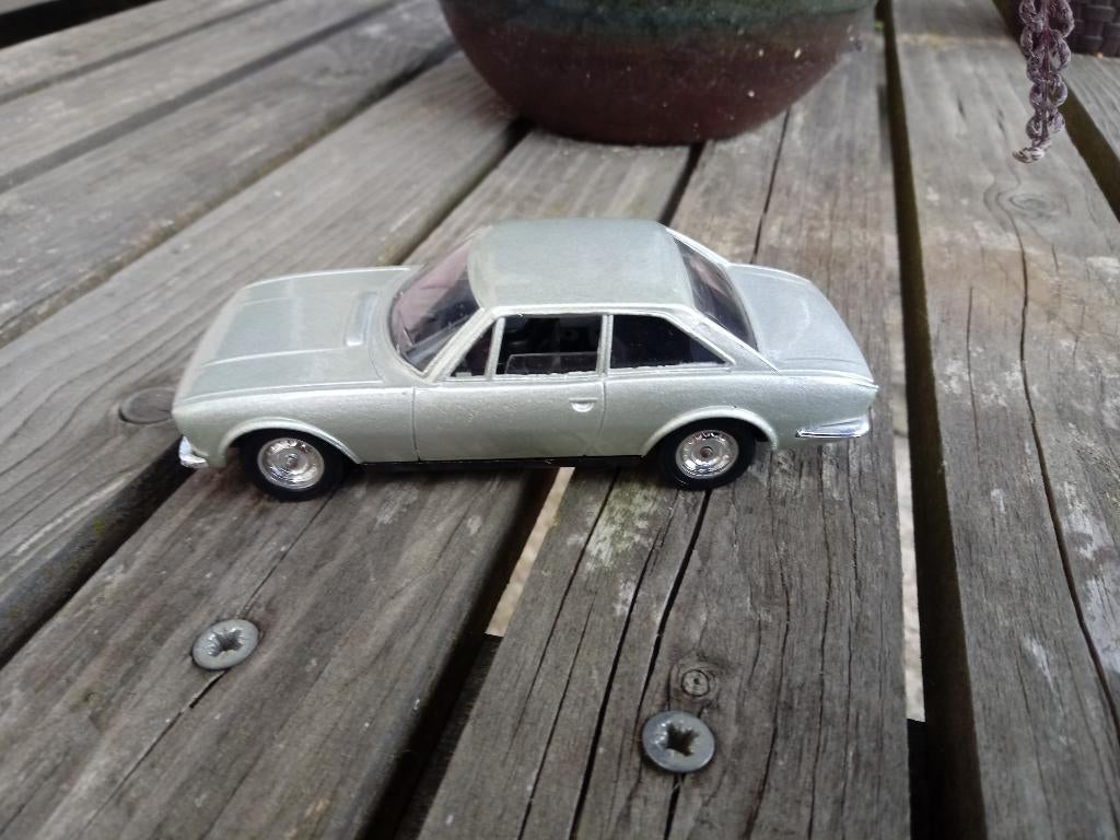 Peugeot 504 V6 Coupe 1/43 Solido, Ophalen, Zo goed als nieuw, Auto, Solido
