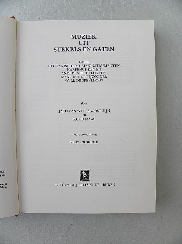 Muziek uit stekels en gaten, Witteloostuijn en Maas, Boeken, Ophalen of Verzenden, Zo goed als nieuw, Artiest