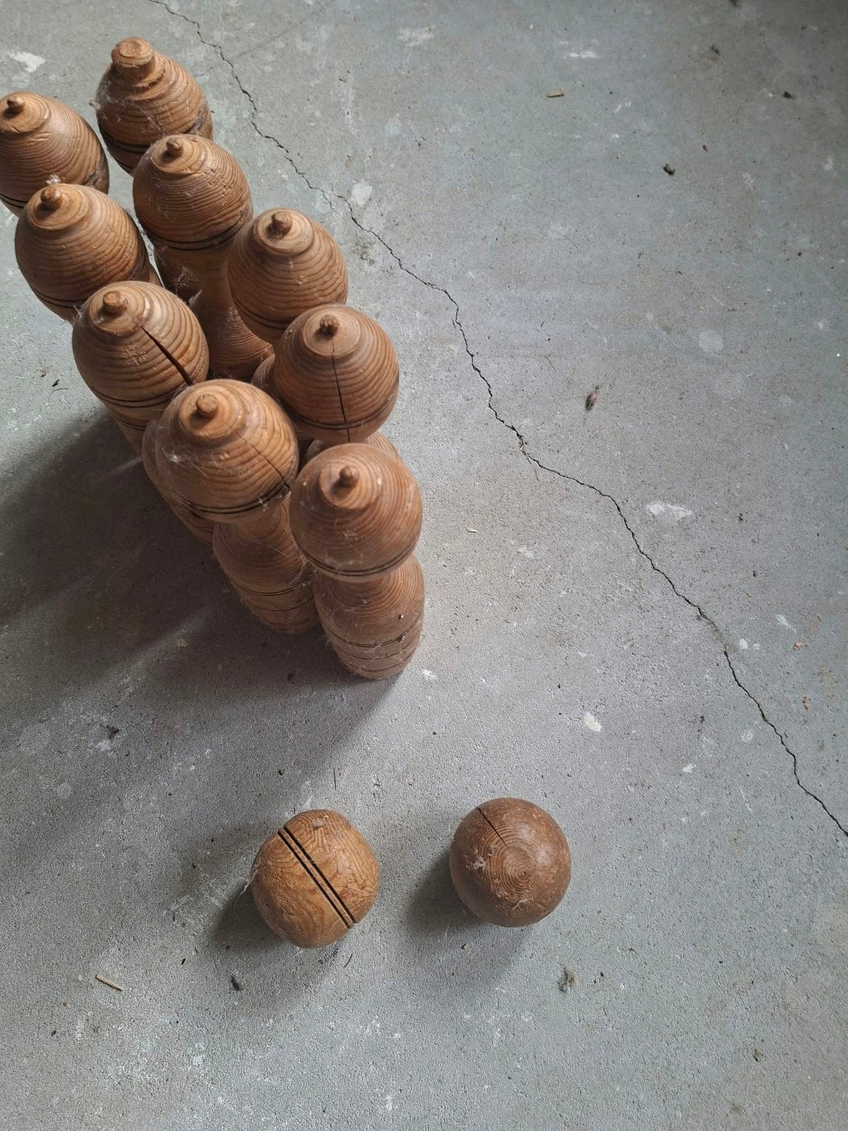 oud houten kegelspel met 9 kegels en 2 ballen, Antiek en Kunst, Ophalen of Verzenden