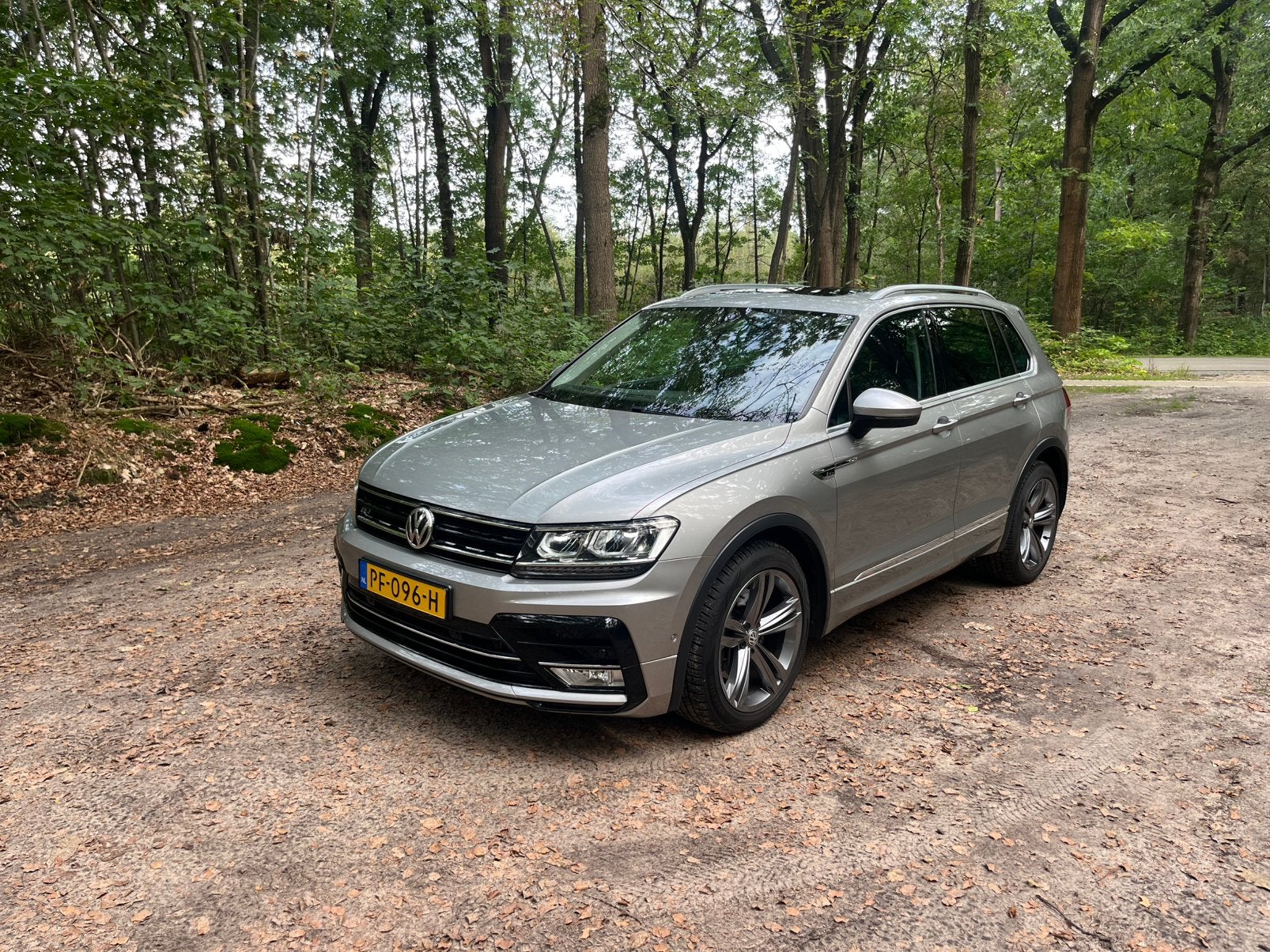 Volkswagen Tiguan 2.0TSI 132KW/180PK 4M A7 M16 2017 Grijs, Auto's, Automaat, Zwart, 4 cilinders, 1984 cc